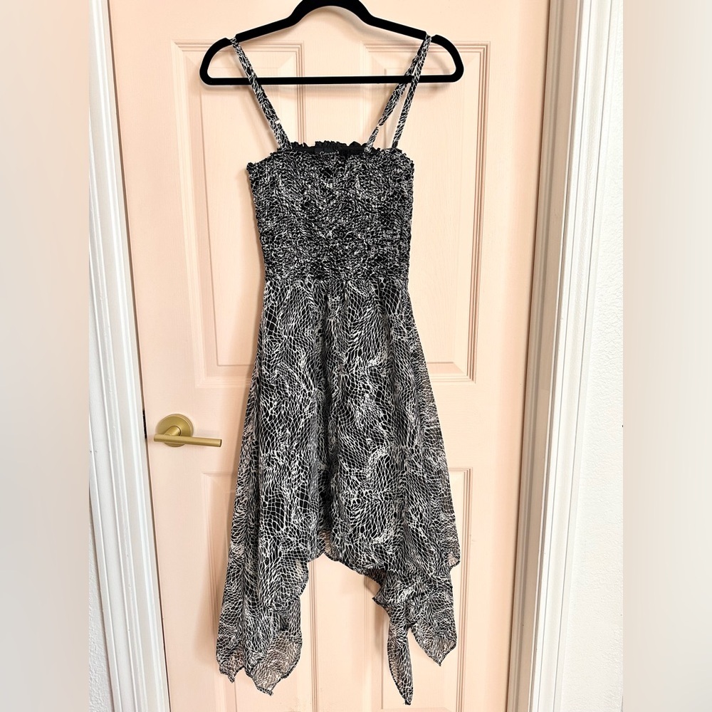 Black and white Cassee’s dress